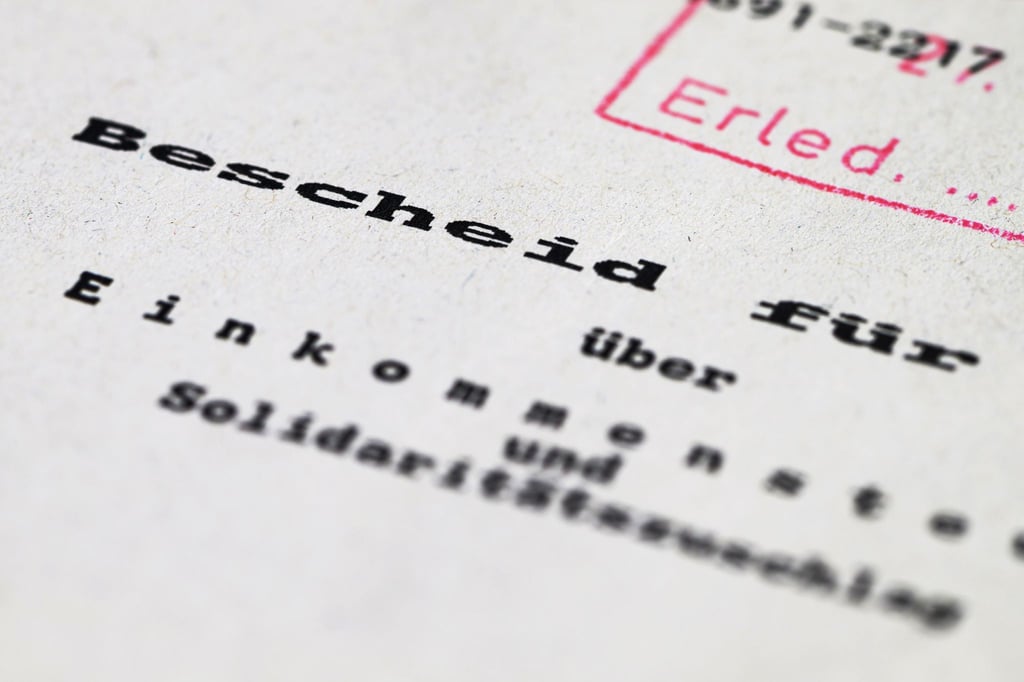 Nur noch für wenige Pflicht: Den Solidaritätszuschlag zahlen heute vor allem Gutverdiener und Kapitalanleger.