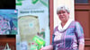 Bei Regine Schönberg im Tourismus-Büro am Marktplatz Tangermünde gibt es Aufkleber und Hefte.