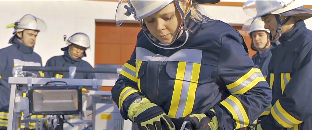 Szene aus dem Genthiner Feuerwehrfilm, der bei Youtube bis heute fast 39.000 Aufrufe generiert hat.