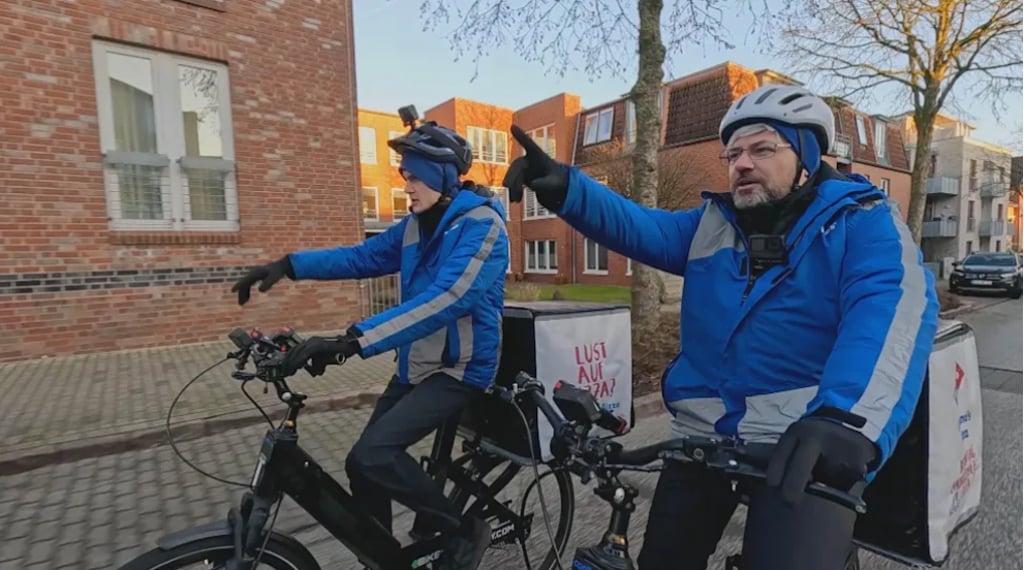 Als "Undercover Boss" macht der Chef ein Praktikum in seiner eigenen Firma.