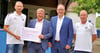 Checkübergabe an den TSV Blau Weiss Eggersdorf: Sebastian David (von links),  Bert Knoblauch, Markus Bauer und Martin Köhler.