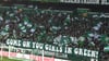 Werder-Fans unterstützen ihre Frauen-Mannschaft im Weserstadion.