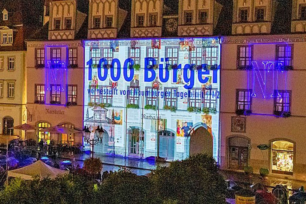 Videoshow aus dem Jahr 2024 in Naumburg: Damals wurden Filme und Laser-Animationen auf die Rathausfassade projiziert. In deisem Jahr soll die Aktion nicht stattfinden.