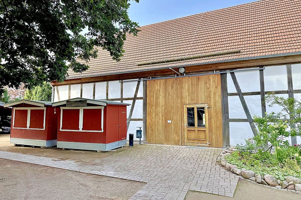 Die sanierte Pfarrscheune in Reesen, wo viele Veranstaltungen stattfinden.