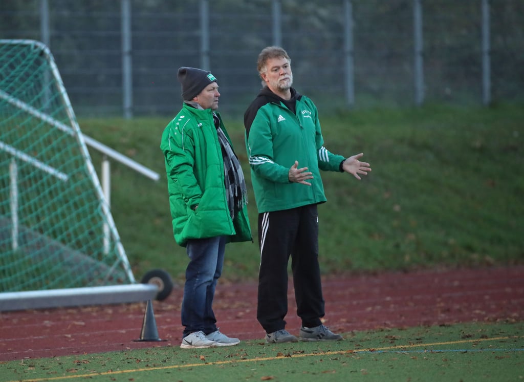 Peter Lemke (l./mit Karsten Schmidt) war seit der Saison 2021/22 Trainer beim BSV 79.