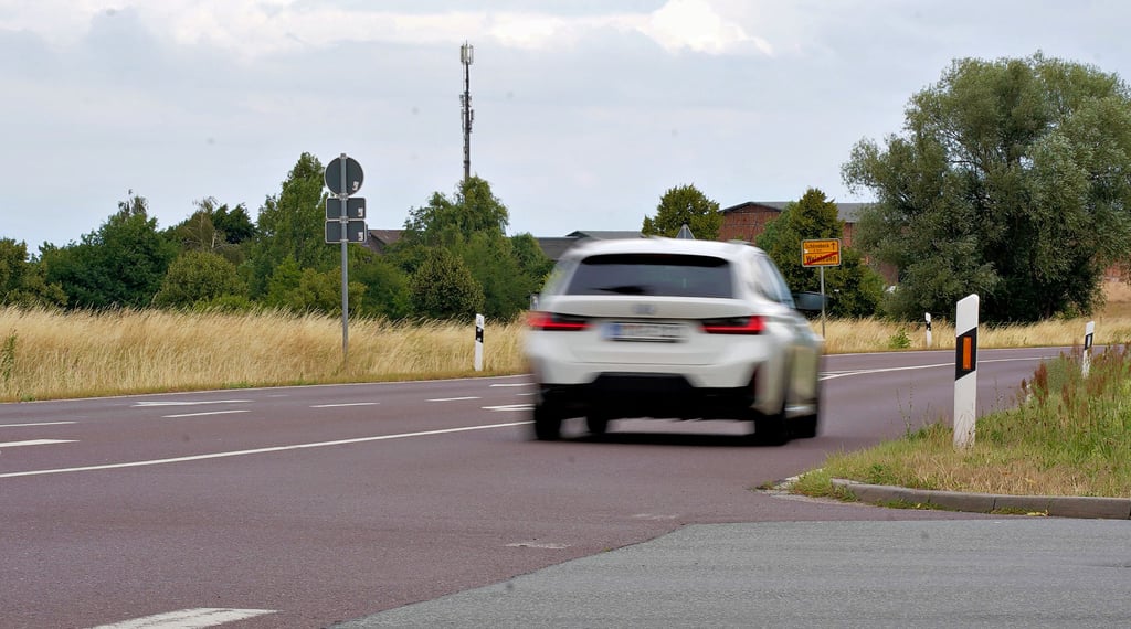 Geschwindigkeitsüberschreitungen am Ortseingang in Welseben stellen ein großes Sicherheitsrisiko dar.