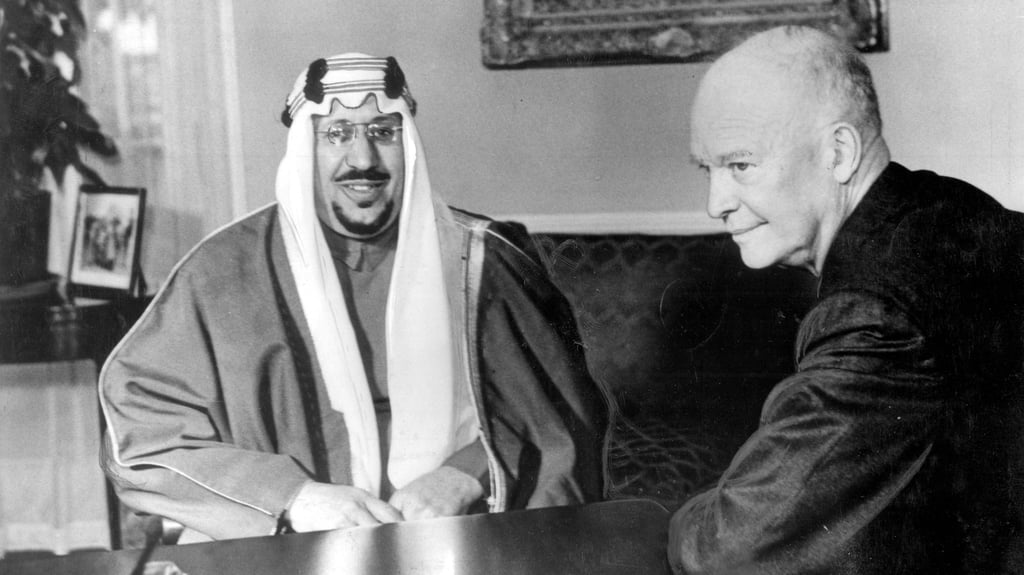 US-Präsident Dwight D. Eisenhower beim Empfang eines Staatsgastes.