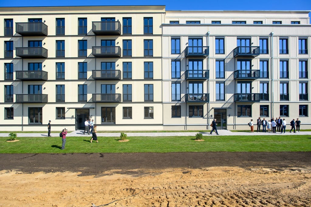 Die Bundesregierung setzt zunehmend auf Häuser in serieller Bauweise, um der Wohnungsnot in Deutschland zu begegnen. (Archivbild)