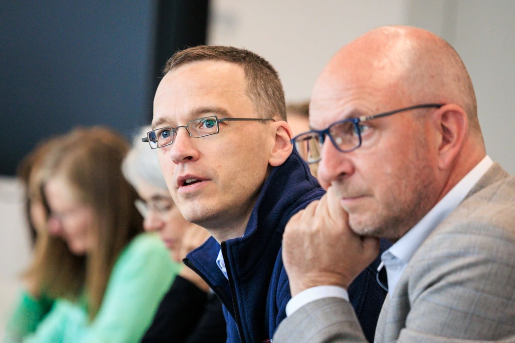 Nach der Generalsanierung zwischen Frankfurt und Mannheim leitet Julian Fassing (li) nun auch die Generalsanierung zwischen Berlin und Hamburg.