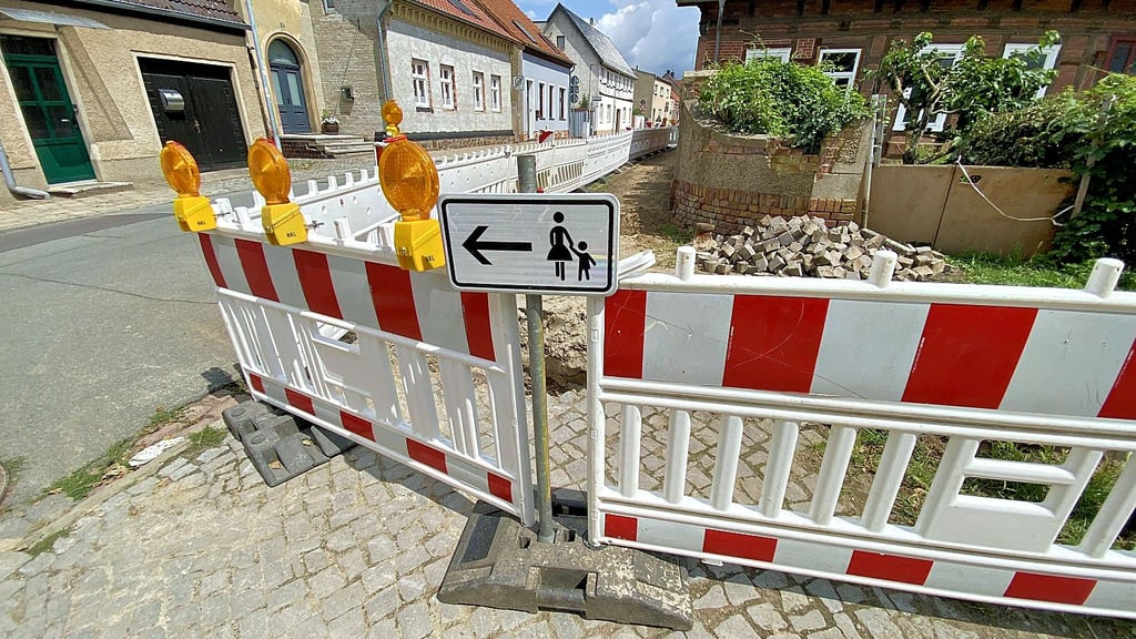 In der Werbener Straße in Osterburg wird gebaut.
