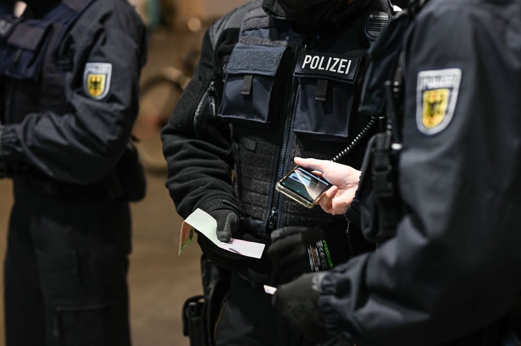 Der Streit des Ehepaars im Bremer Hauptbahnhof war so laut, dass Bundespolizisten eingriffen. (Symbolbild)