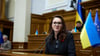 Julia Swyrydenko soll am Donnerstag zur neuen Regierungschefin der Ukraine bestimmt werden - zuvor stimmte das Parlament für den Rücktritt der alten Regierung. (Archivbild)