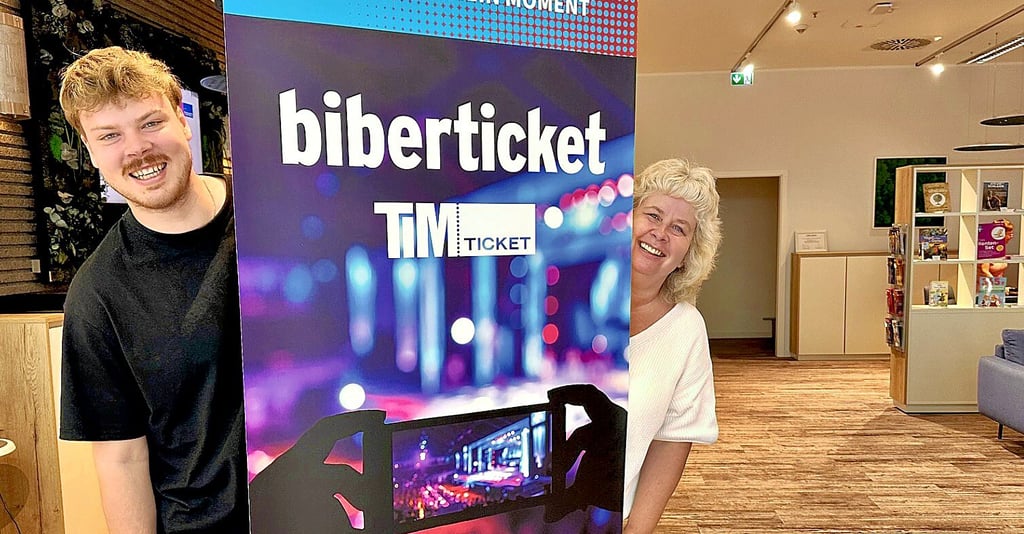 Diana Wagner-Meißner (rechts) und Robert Schreeg bringen die Hallenser zu den Stars.