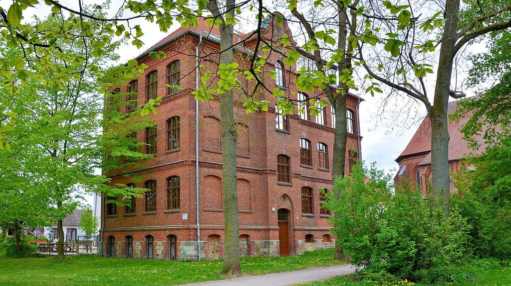 Das Gebäude der evangelischen Grundschule Gardelegen steht aktuell leer. Es gibt aber einen Interessenten.