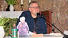 Torsten Rohde, Erfinder der Online-Omi und 4711-Freundin Renate Bergmann (vorn), bei  einer Lesung.