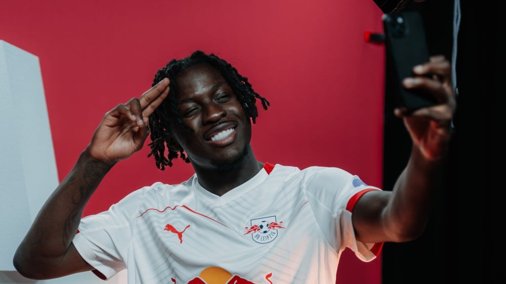 Johan Bakayoko wechselt von PSV Eindhoven zu RB Leipzig und übernimmt die Rückennummer 9.