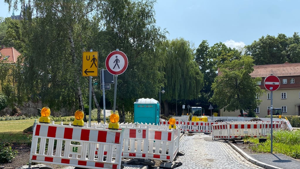 Diese Straße Am Vorwerk, die in Wernigerodes Innenstadt führt, ist noch mehrere Tage lang gesperrt.