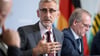 Innenminister Armin Schuster plädiert bei Zweifeln an Verfassungstreue angehender Beamter für Einzelfallprüfung (Archivbild).