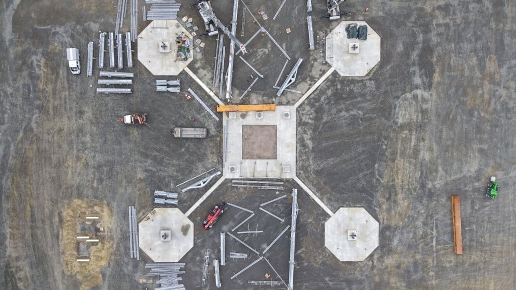 In der brandenburgischen Lausitz beginnt der Hochbau eines mehr als 350 Meter hohen Windrads.
