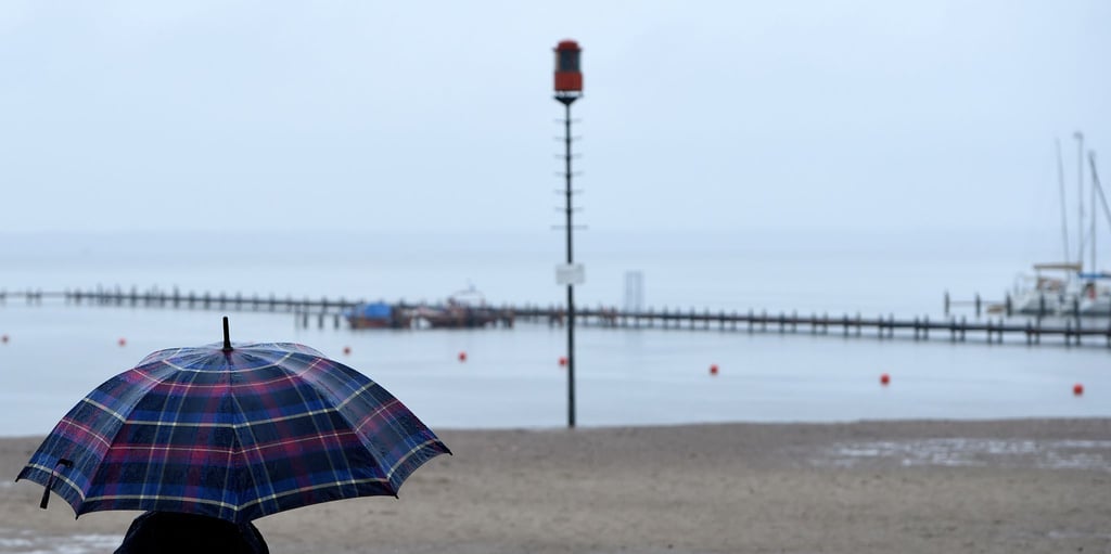 Zum Ende der Woche wird das Wetter unbeständig - auch Gewitter sind zu erwarten. (Symbolbild)