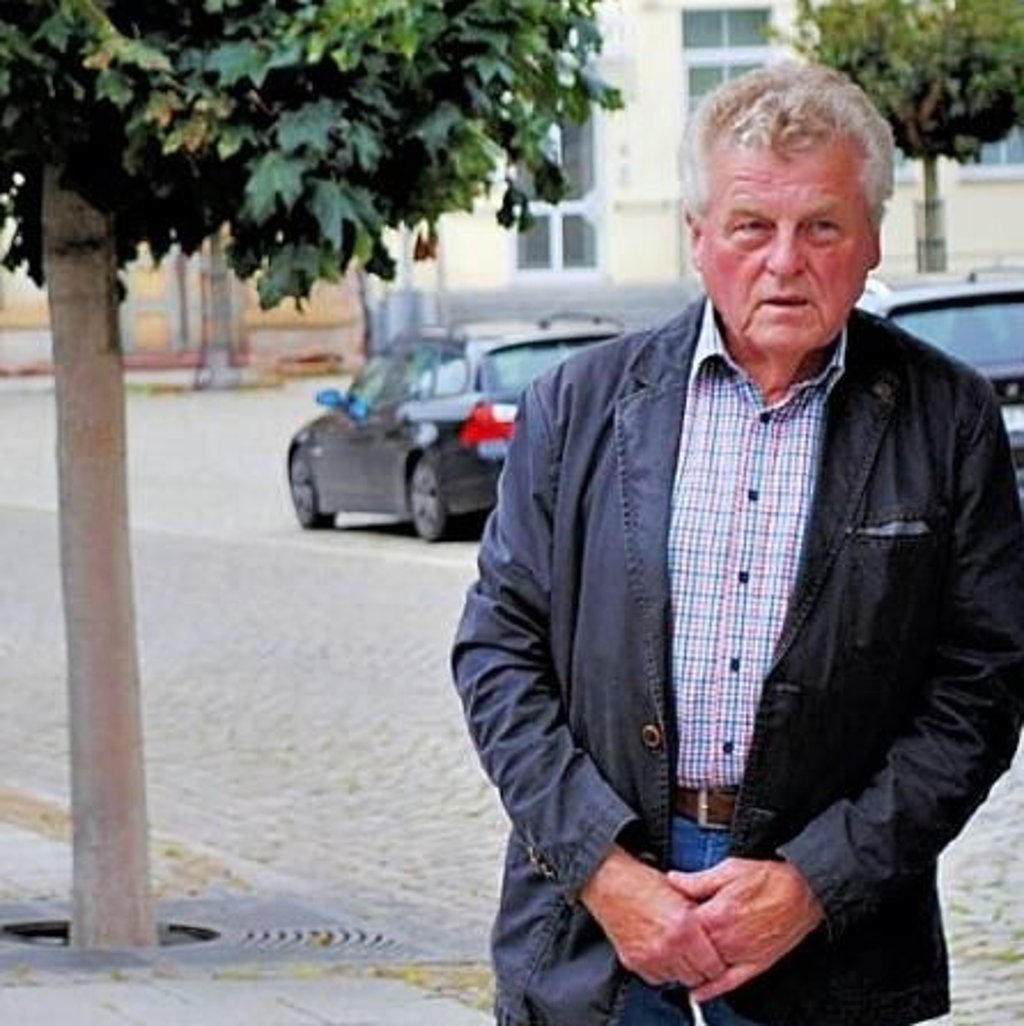 Klaus-Dieter Magenheimer (77), Fraktionsvorsitzender Die Linke
