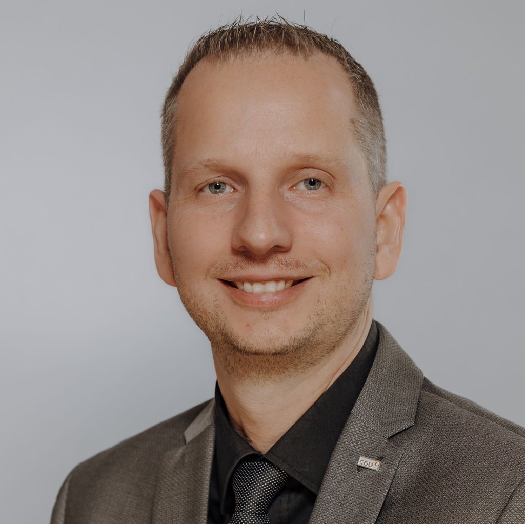 Dominik Iser (41), Fraktionsvorsitzender Christlich-Demokratische Union (CDU)