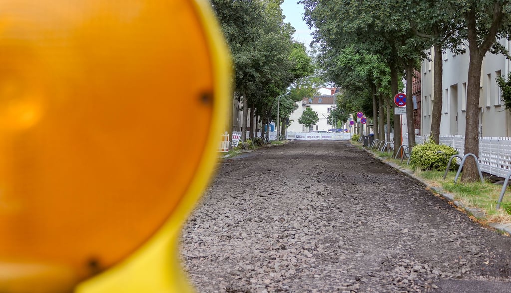 Die Lassallestraße erhält in den kommenden Monaten neue Trink-, Abwasser- und Fernwärmeleitungen.