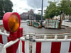 Noch immer Baustelle: Der Vorplatz am Bahnhof Magdeburg-Neustadt bleibt vorerst gesperrt – die Fertigstellung verzögert sich.
