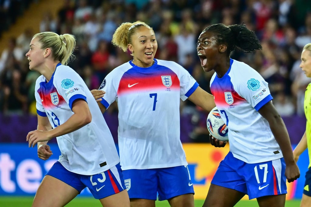 Titelverteidiger England holte einen 0:2-Rückstand auf.