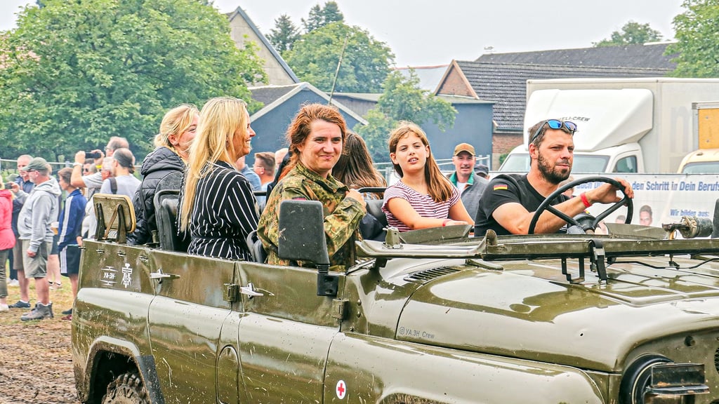 Ein bisschen Spaß muss sein: Die Blaulichttage in Beuster sind über die Landesgrenzen hinaus bekannt und beliebt.