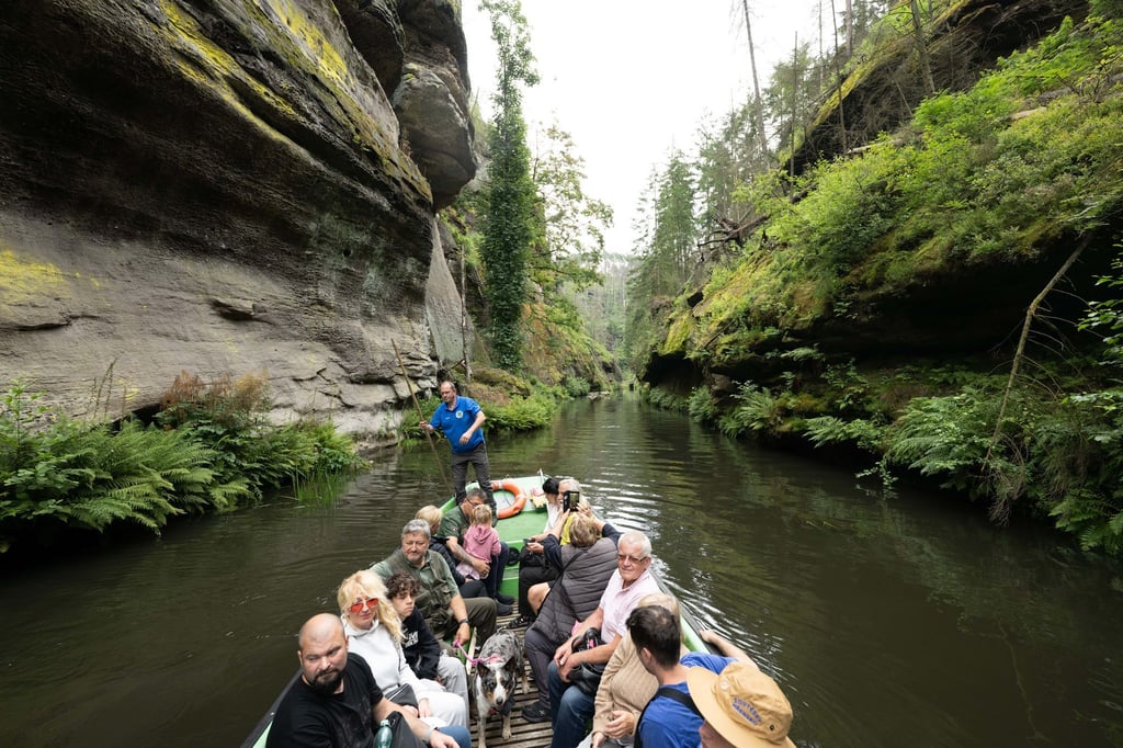 Der Natur ganz nah: Auch Kahnfahrten für Touristen gibt es jetzt wieder in der Edmundsklamm.