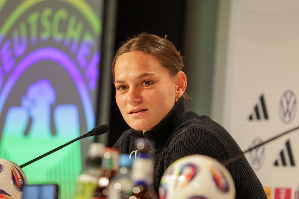 GIovanns Hoffmann auf der DFB-Pressekonferenz.