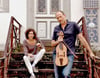 Kerstin de Witt und Albrecht Maurer gastieren am Sonnabend im Gotischen Haus. Parallel zum Konzert ist eine Ausstellung mit Bildern des Malers Ralph Ebersbach aus Scheiditz bei Jena zu sehen. 