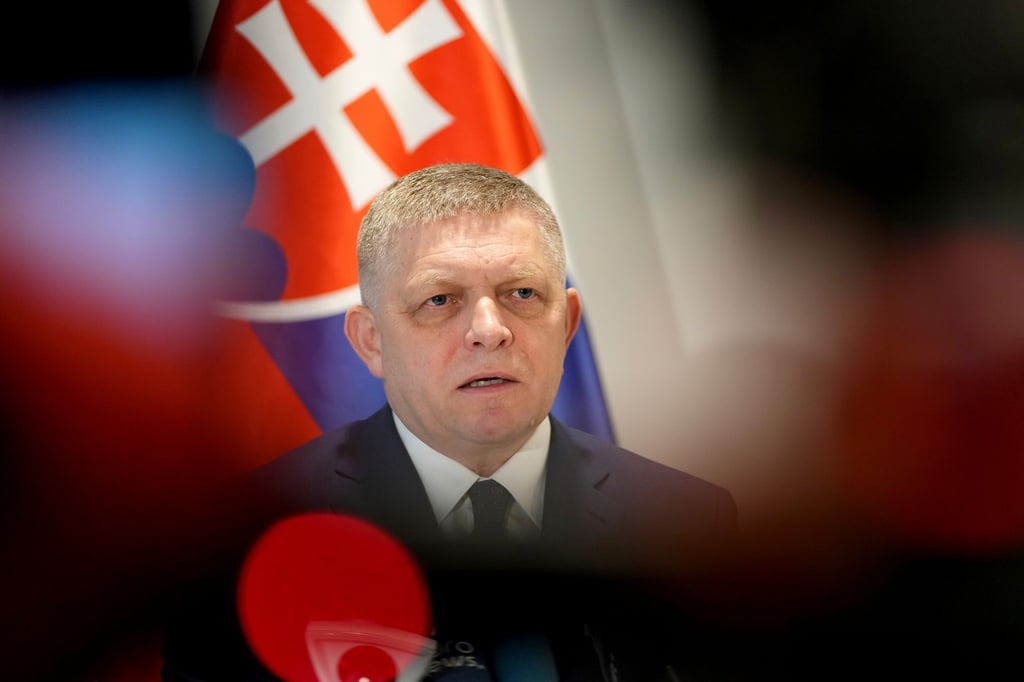 Der slowakische Ministerpräsident Robert Fico droht mit einem Veto gegen das geplante 18. EU-Sanktionspaket gegen Russland. (Archivbild)