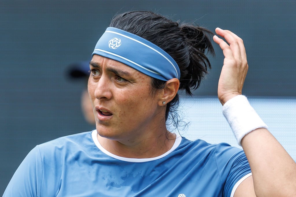 Tennisspielerin Ons Jabeur legt eine Pause ein.