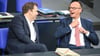 Lars Klingbeil und Friedrich Merz hoffen, die Stimmung im Land zu drehen. (Archivbild)