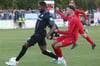 Vor drei Jahren spielte Felix Behling (r.) mit Schöningen im Benefizspiel gegen den 1. FC Magdeburg (mit Moritz Kwarteng). Demnächst wird er das Trikot des VfB Ottersleben tragen,