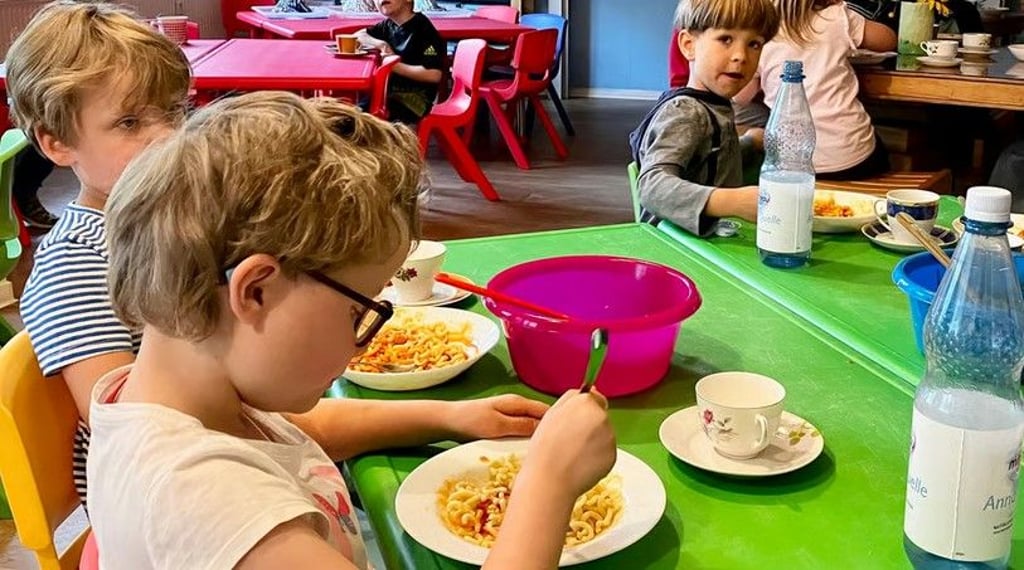 Mittwoch ist Nudeltag: In der Kita Meisdorf werden derzeit 86 Kinder von der Krippe bis zum Hort betreut.