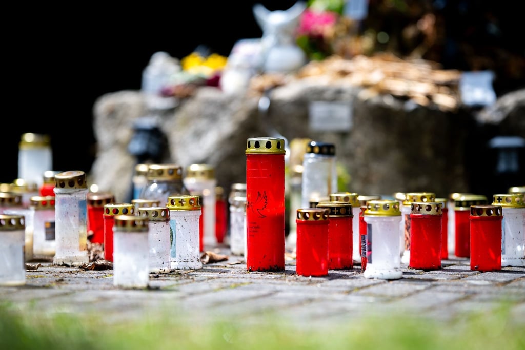 Nach dem Tod eines 23-Jährigen im Juni sind auch zwei 15 und 16 Jahre alte Mädchen festgenommen worden. (Archivbild)