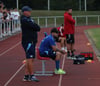Stefan Kuhnert (links) ist auch in der neuen Saison Trainer beim VfB Sangerhausen. 
