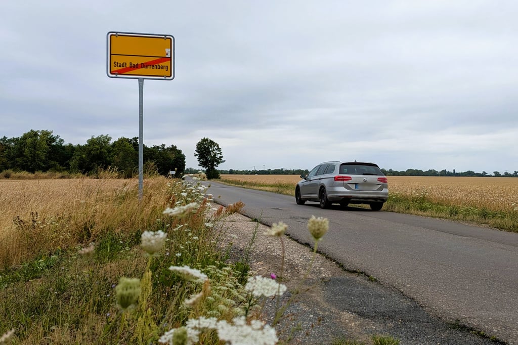 Die Bad Dürrenberger Räte haben per Beschluss die Bedeutung des Ausbauprojekts Sterlingsweg unterstrichen. Die Stadt soll die Ausbesserung und Verbreiterung der Straße in die Aue hinein endlich abschließen.
