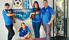 Nadine Gotzhein, Tochter Loreen Gotzhein, Abteilungsleiterin Jacqueline Taubert und der stellvertretende Vorsitzende des ESV Rayk Reiche (v.l.) am Tag der Clubgründung: Sport gibt es dort nun nicht mehr nur für Zweibeiner. 