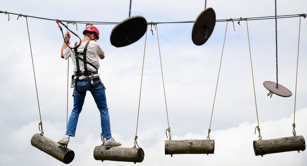 Jan-Lucas Maier-Luft klettert im Kletterpark Höhenwegarena.