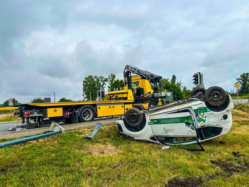 In Beuna überschlug sich ein Fahzeug bei einem Unfall.
