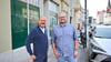 Kobold-Kundenberater Harry Niemeier (links) und  Thermomix-Gruppenleiter Noah Baalke wagen in Stendal mit einem Geschäft mit den Vorwerk-Produkten Thermomix und Kobold den Schritt in die Selbstständigkeit.