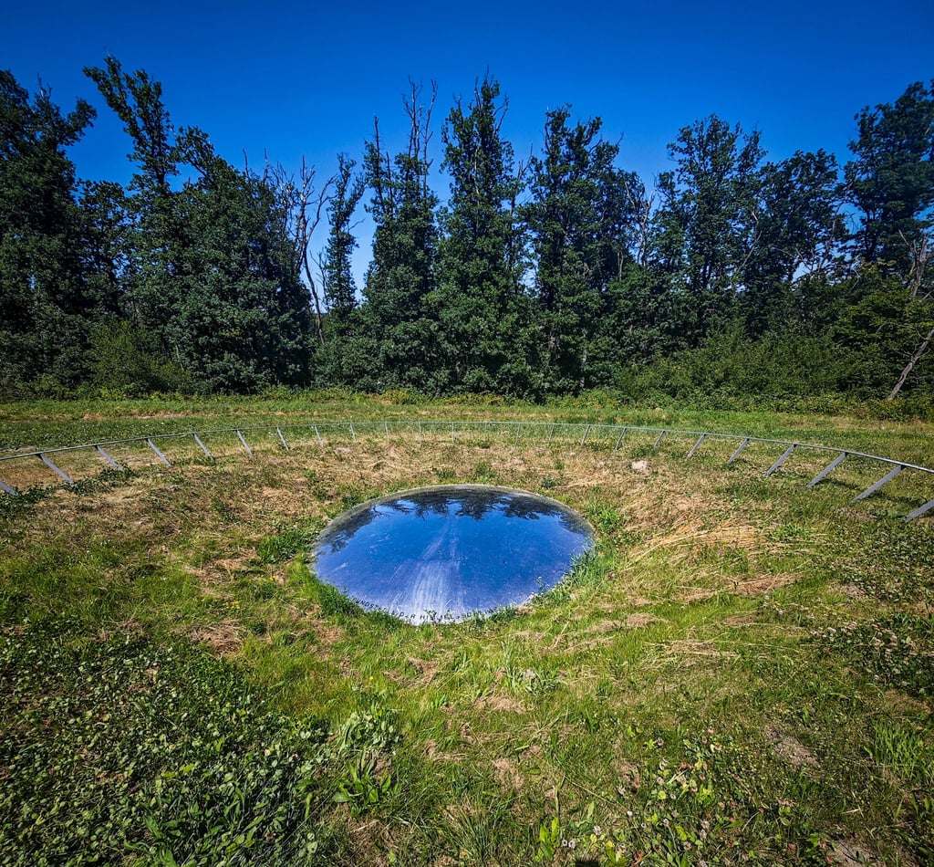 Der Fundort der Himmelsscheibe auf dem Mittelberg ist durch das sogenannte "Himmelsauge" markiert.