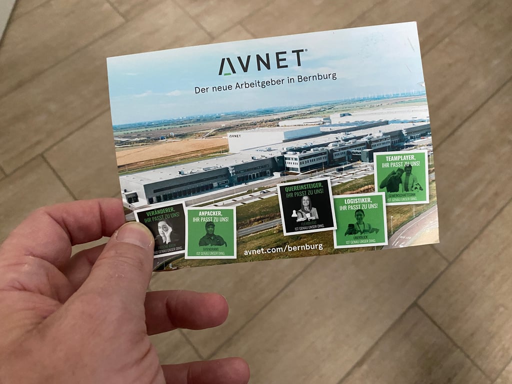 Old School: Mit diesen Karten machte das Unternehmen Avnet auf sich und die freien Stellen aufmerksam.