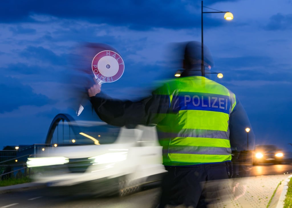 Die Bundespolizei kontrolliert seit Herbst 2023 an der Grenze zu Polen den Personenverkehr, um irreguläre Migration einzudämmen. Vor kurzem hat auch Polen vorübergehende Grenzkontrollen eingeführt. (Archivbild)