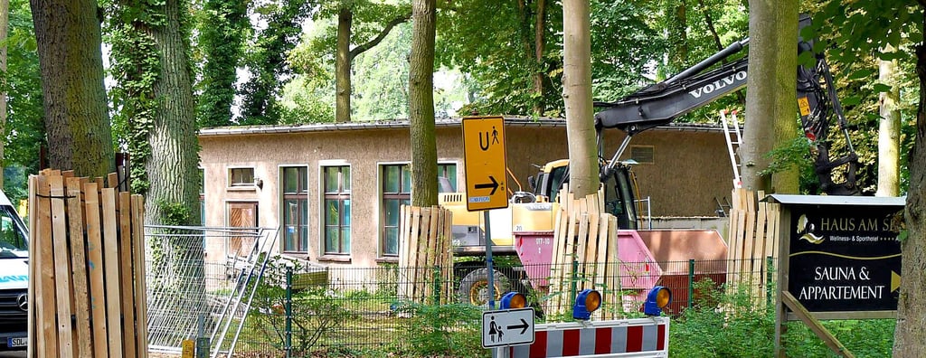 Eine Umleitung speziell für Fußgänger – dies gibt es im Lufturort nicht so häufig.
