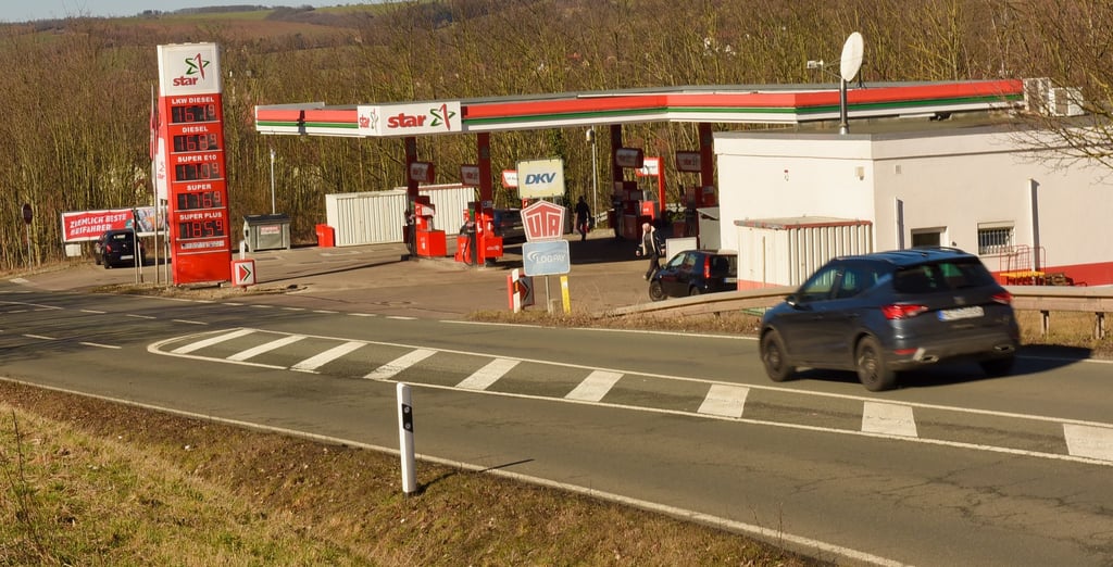 Diese Tankstelle in Mansfeld-Leimbach hatte der junge Mann Anfang März überfallen.